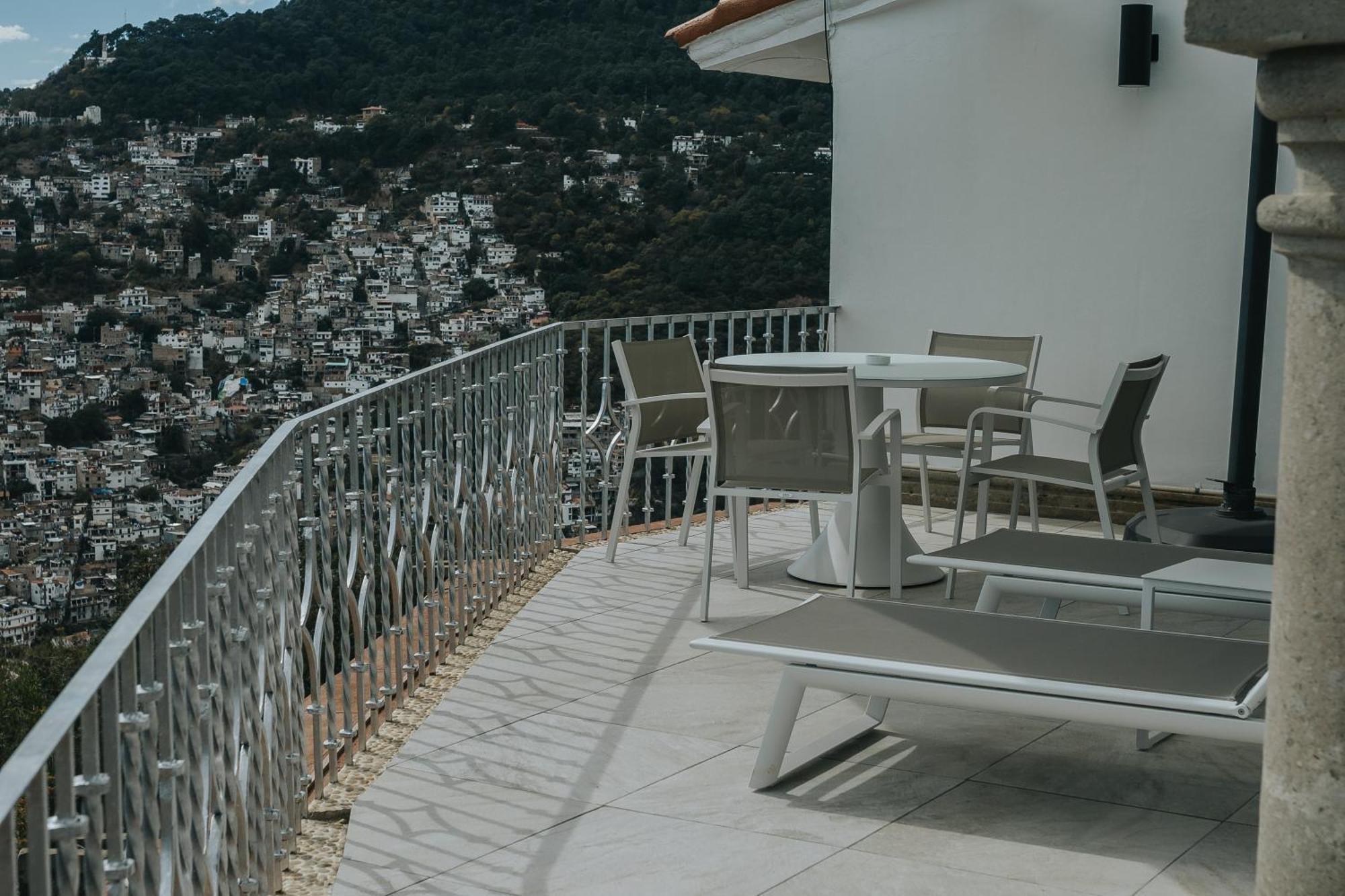 De Cantera Y Plata Hotel Boutique タスコ・デ・アラルコン エクステリア 写真